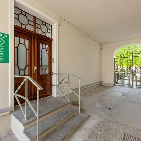 Dom & House - Monte Cassino Center アパート *