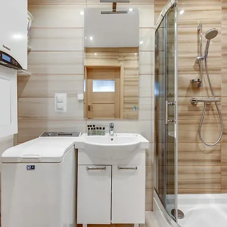 Dom & House - Monte Cassino Center アパート