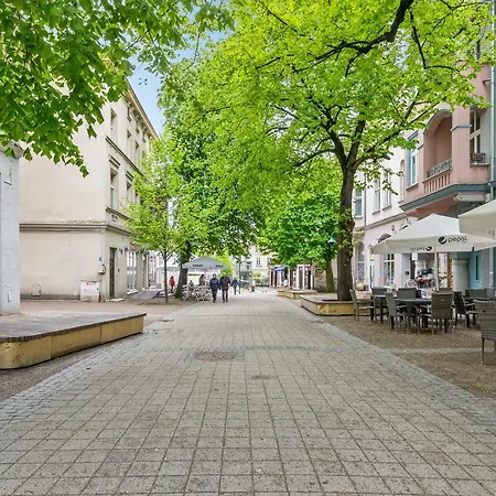 Dom & House - Monte Cassino Center アパート