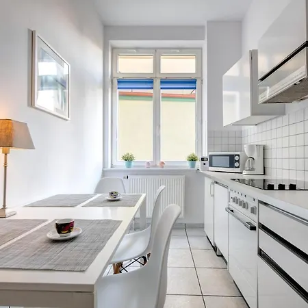 Dom & House - Monte Cassino Center アパート