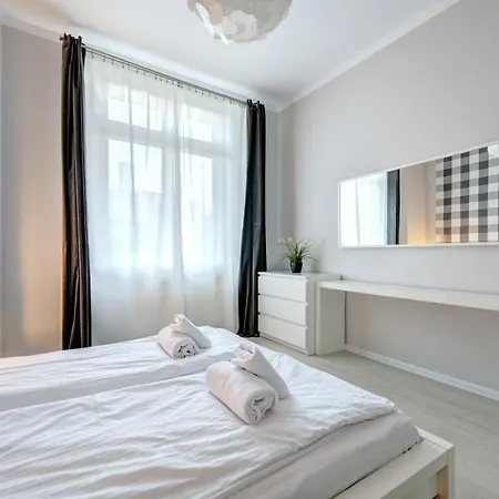 Dom & House - Monte Cassino Center ソポト